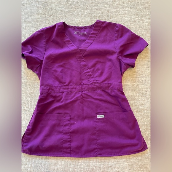 Medium Grey’s Anatomy Scrub Top - Picture 1 of 3